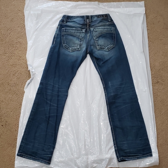 Robin's Jeans - Picture 3 of 7